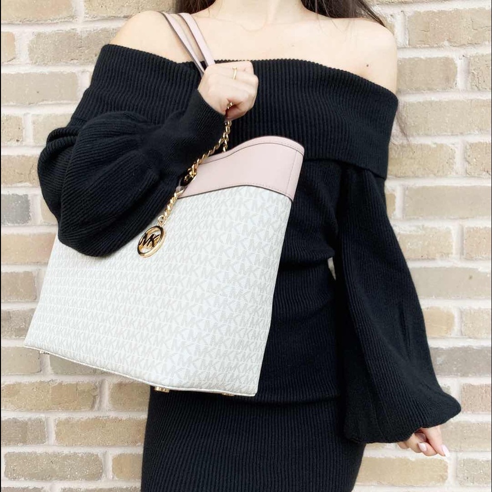 Gaby’sBags👜💕-NWT Michael Kors Tote - Picture 4 of 8